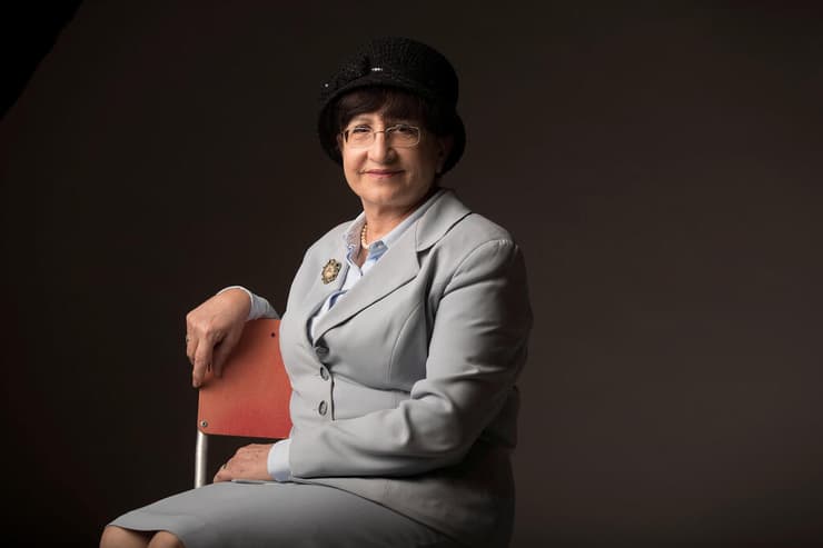 עדינה בר שלום