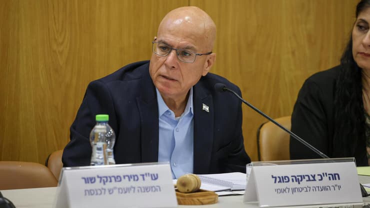 "אין קצה חוט, זה מטורף". פוגל (צילום: נועם מושקוביץ, דוברות הכנסת) צביקה פוגל וועדה לביטחון לאומי בנושא הפעלת מכת"ז נגד מפגינים בניגוד לנהלי המשטרה