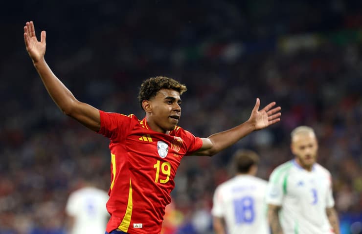 בר מגיע עם ביטחון עצמי. ימאל (צילום: Kevin C. Cox/Getty Images) ימאל