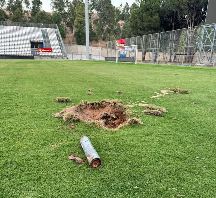 נפילה באצטדיון כדורגל בקריית שמונה