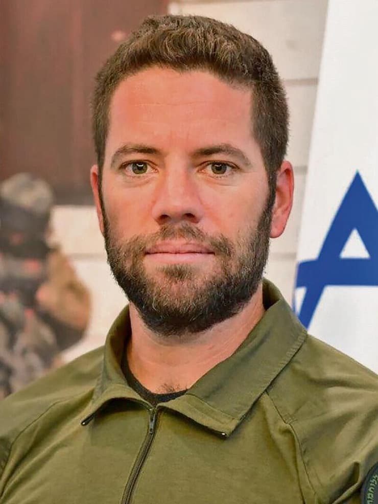 רב‑פקד ארנון זמורה ז"ל, שנפל במבצע החילוץ