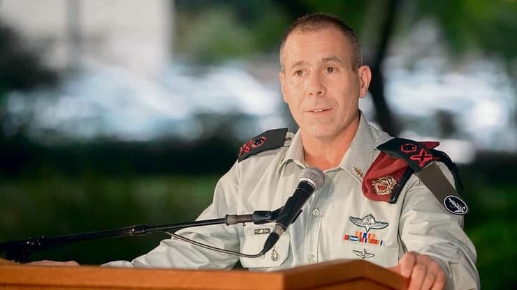 רונן בר: "הנחיתי גם לעדכן את מזכירו הצבאי של ראש הממשלה". אבי גיל (צילום: דובר צה"ל) האלוף אבי גיל