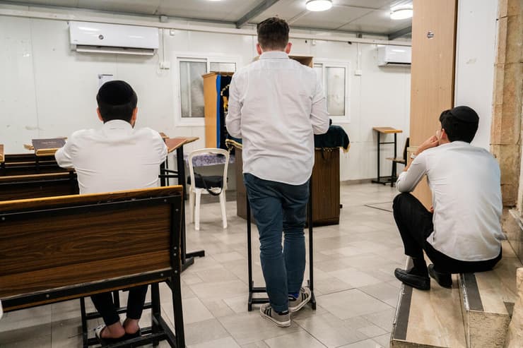 תלמידים ב"ישיבה לנושרים" (צילום: שלו שלום) תלמידים ב"ישיבה לנושרים"