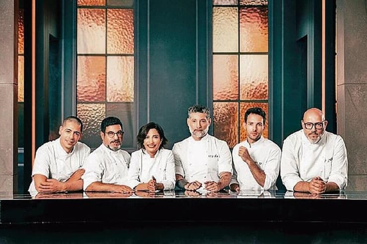 שף תומר אגאי עם הקולגות ב"משחקי השף"