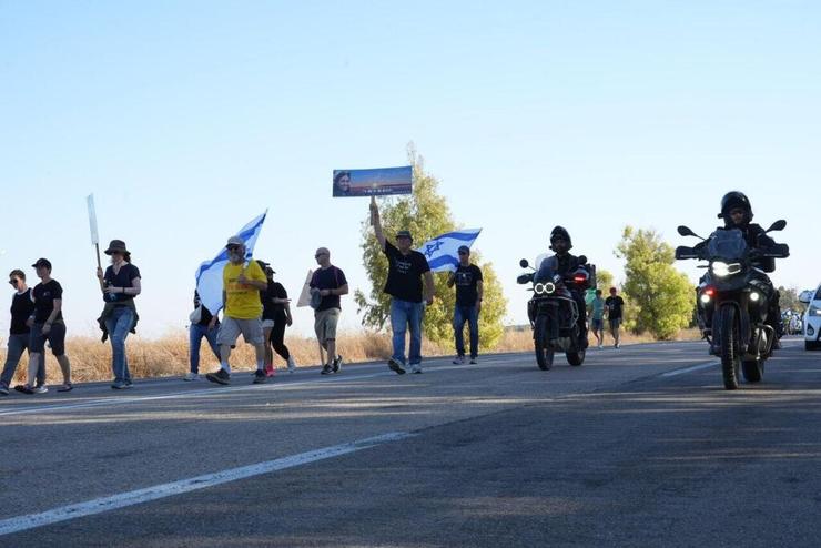 צילום: תומר שונם הלוי צעדה של משפחות החללים והחטופים מבסיס נחל עוז בקריאה להקמת וועדת חקירה