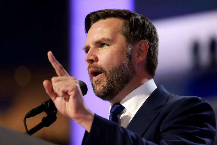 סגן הנשיא ואנס. "אנחנו רוצים את האנשים הטובים ביותר" (צילום: JOE RAEDLE / GETTY IMAGES NORTH AMERICA / AFP) ארה"ב נאום ג'יי די ואנס ועידה רפובליקנית ארצית