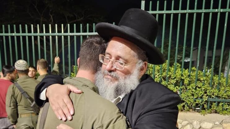 הרב אברג'ל ולוחם בצה"ל