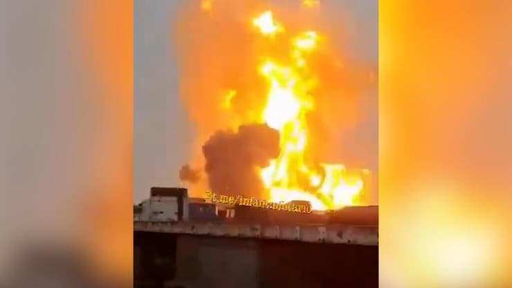 תיעוד התקיפה הישראלית בנמל חודיידה שבתימן