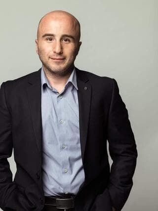 עו"ד אלישר פיינגרש ממשרד מרקמן טומשין ושות'