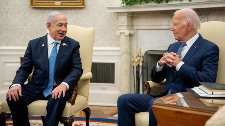 העברת הנשק נמשכה גם אחרי חציית "הקו האדום". ביידן ונתניהו (צילום: Andrew Harnik/Getty Images) פגישתם של ג'ו ביידן נשיא ארה"ב ובנימין נתניהו ראש הממשלה