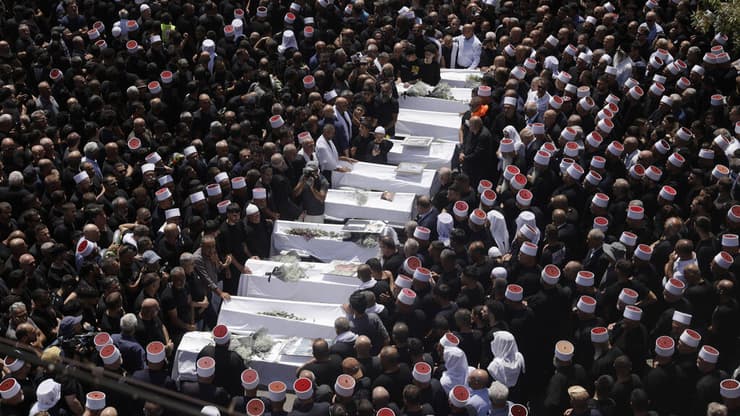 הלוויית הילדים שנרצחו במתקפת חיזבאללה במגרש הספורט שבמג'דל שמס