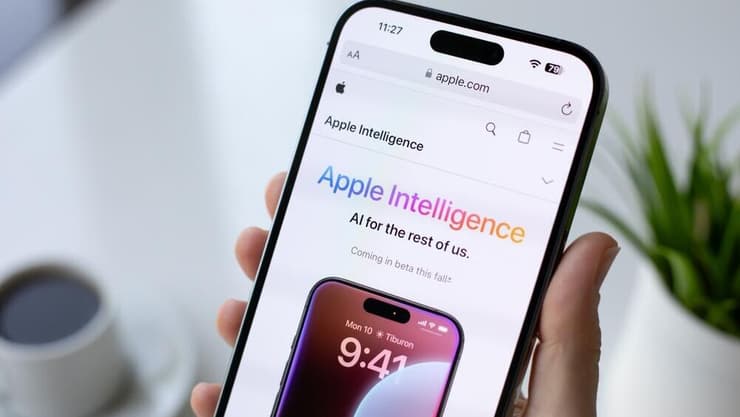 Apple Intelligence - הבינה המלאכותית של אפל. לא הוזכרה כמעט בכלל (צילום: DenPhotos / Shutterstock.com) Apple Intelligence - הבינה המלאכותית של אפל