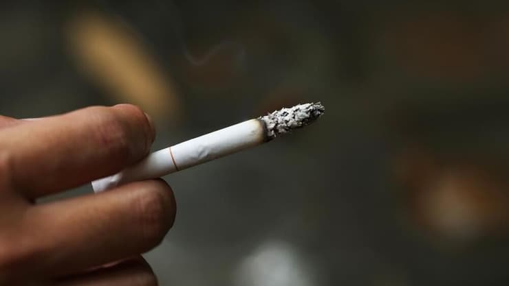 עישון סיגריה