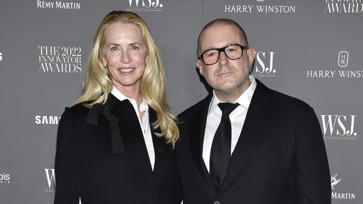 לורן פאוול ג'ובס וג'וני אייב