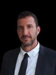 עורכי הדין אלעד פלג מימין וחופן שטרייכר משמאל