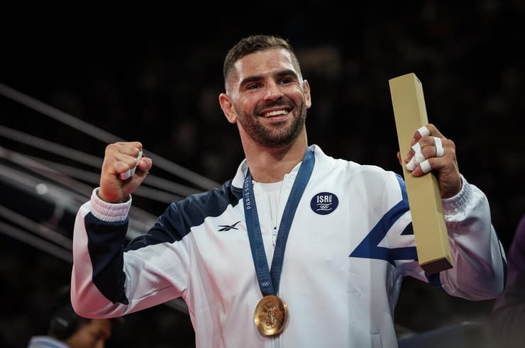 פיטר פלצ'יק עם מדליית הארד מאולימפיאדת פריז 2024