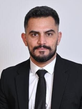 עורך דין אריאל שמול - מייצג את סייעת גן הילדים החשודה בהתעללות - שלי שיינקר