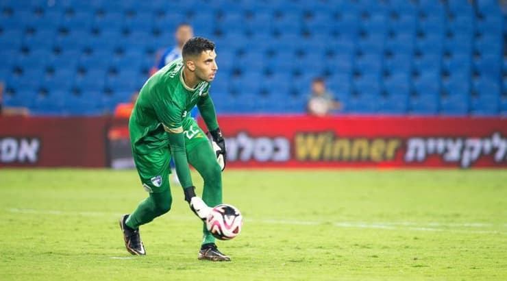 כבר סיכם. צור (רועי כפיר, one) כבר סיכם. צור