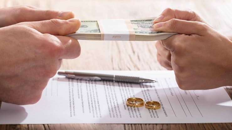 מחלוקת בגירושים. שורה של נכסים יוקרתיים עמדו על הפרק (צילום אילוסטרציה: Shutterstock) "אני רוצה שהיא תסבול!", אמר הגבר, והגישור כמעט התפוצץ