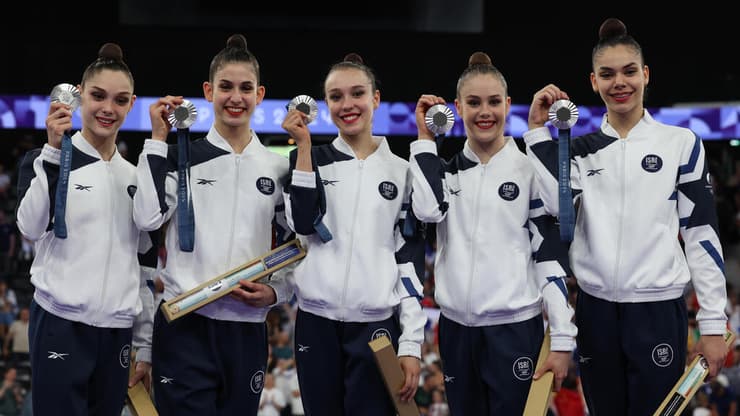 נבחרת ההתעמלות האמנותית (צילום: עוז מועלם) נבחרת ההתעמלות האמנותית