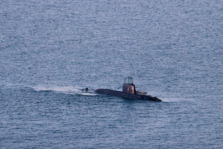 צוללת חיל הים מול חופי חיפה