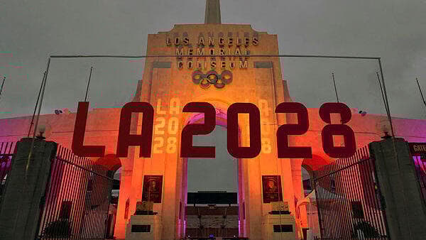 אצטדיון הקולוסיאום בלוס אנג'לס בו יתקיים טקס הפתיחה