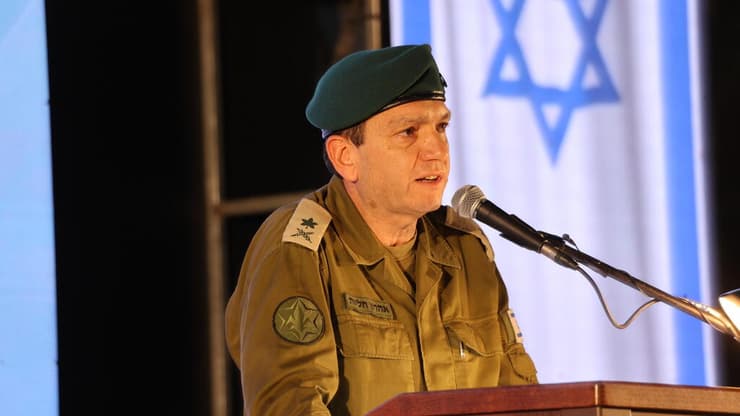 האלוף אהרון חליוה  - ראש אמ"ן היוצא בטקס חילופי מפקדים