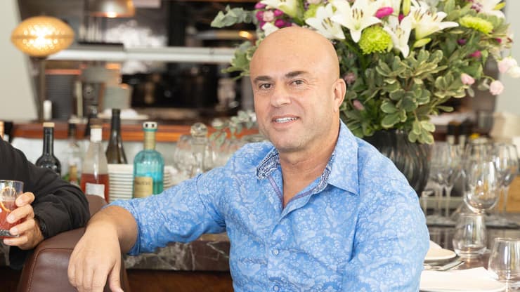 איציק חנגל ותדי שאולי במסעדת "פאסטל"