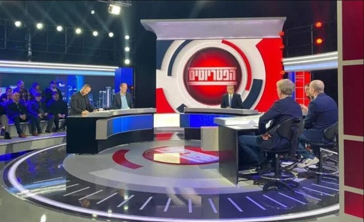 ערוץ זעיר? אולפן "הפטריוטים", ערוץ 14 (צילום: ערוץ 14) אולפן 'הפטריוטים', ערוץ 14