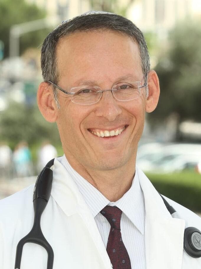 פרופ' גבריאל איזביצקי, מנהל מכון הריאות, שערי צדק