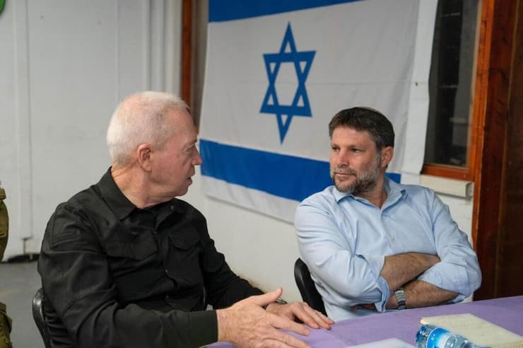 צילום: אריאל חרמוני, משרד הביטחון יואב גלנט ובצלאל סמוטריץ' בגבול רצועת עזה