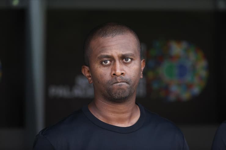 התרסק. דגו (צילום: עוז מועלם) מאמן הפועל ת"א מסאי דגו