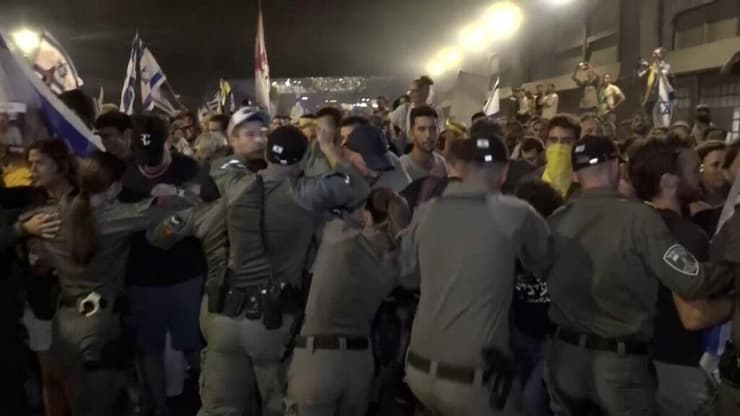 עימותים עם המשטרה בזמן ההפגנה בתל אביב