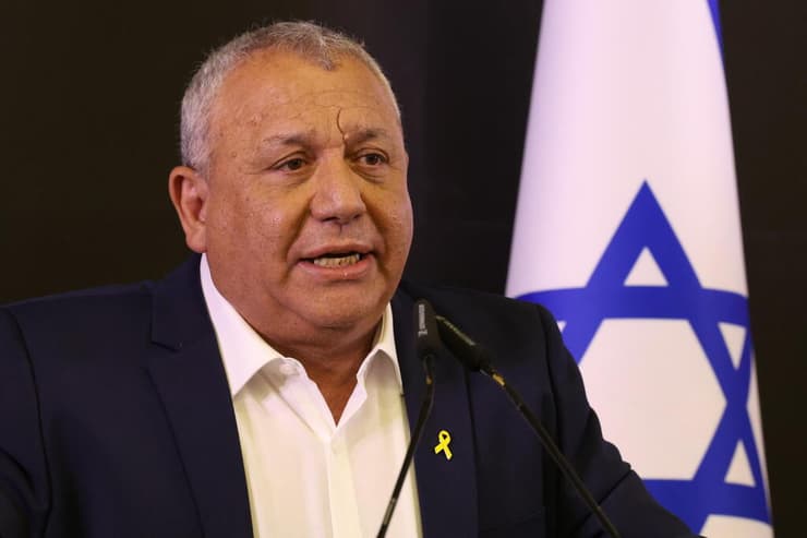 בני גנץ וגדי איזנקוט