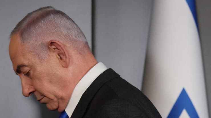 החרדים לחצו, נתניהו התקפל (צילום: ABIR SULTAN / POOL / AFP) בנימין נתניהו