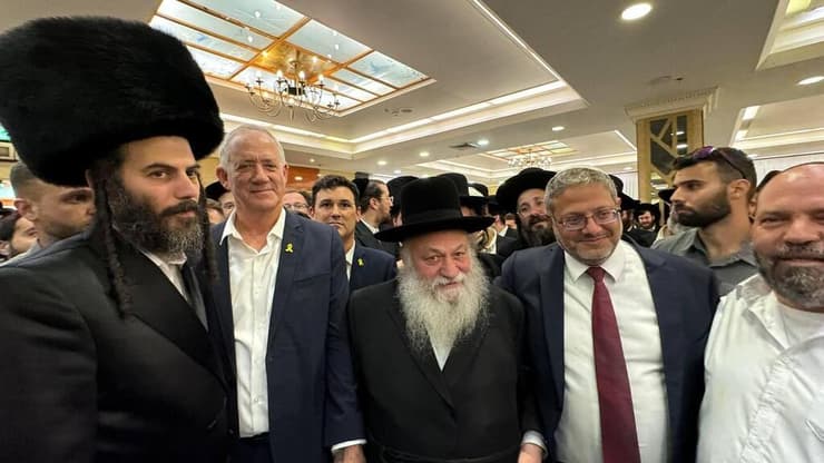 יריב לוין בחתונת בתו של  מוטי בבצ'יק