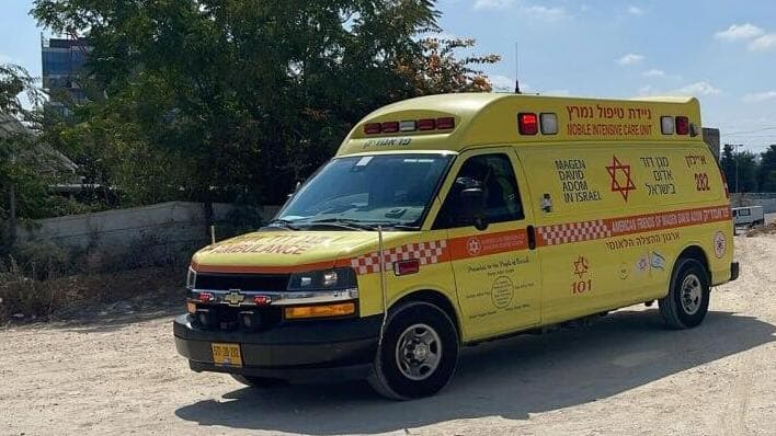 זירת הרצח בחולון (צילום: תיעוד מבצעי מד"א ) זירת הרצח בחולון