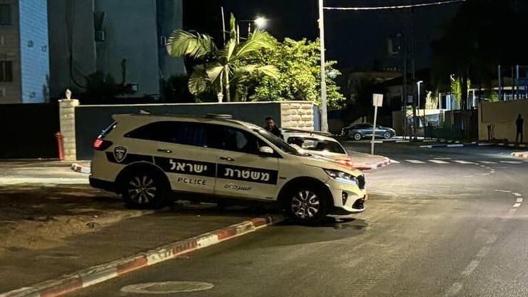 לאחר פיצוץ הרכב ברמלה - ניידות משטרה מסיירות וחוסמות את העיר