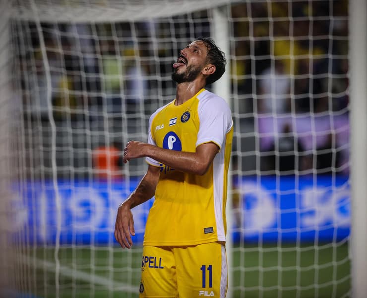 שחקן מכבי ת"א שגיב יחזקאל