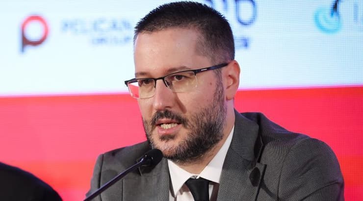 ג'ורג' חינאס