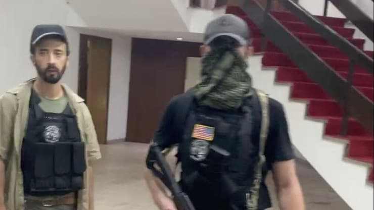 בנג'מין ראובן זלמן-פולון בתיעוד מרגעי ניסיון הפיכה ב קונגו שבעקבותיה נעצר ונידון לעונש מוות