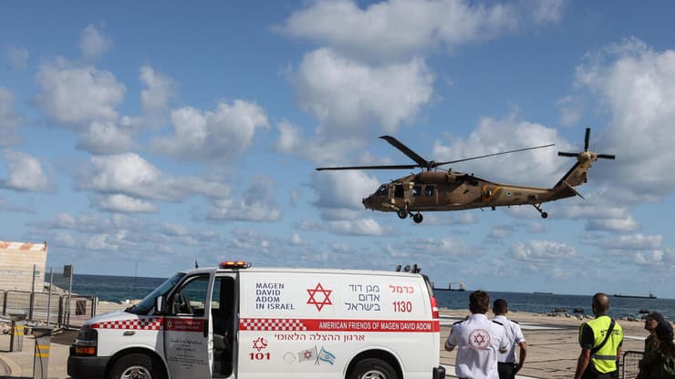 צילום: גיל נחושתן חיילים שנפצעו מירי נ"ט פונו לבית חולים רמב"ם