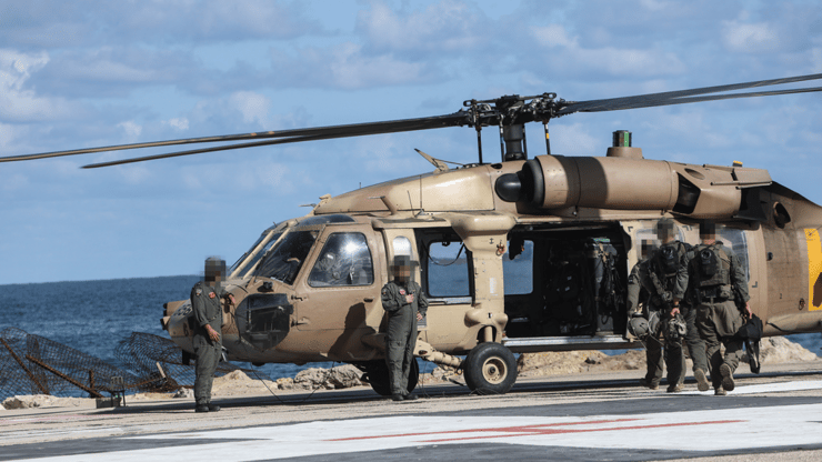צילום: גיל נחושתן חיילים שנפצעו מירי נ"ט פונו לבית חולים רמב"ם