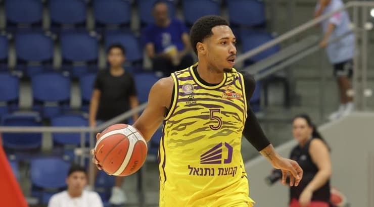 ג'יילן אדאמס