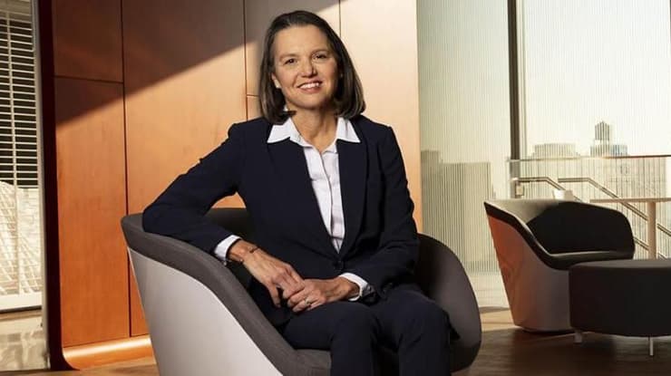 פרופ׳ קטרינה ארמסטרונג, נשיאת אוניברסיטת קולומביה 