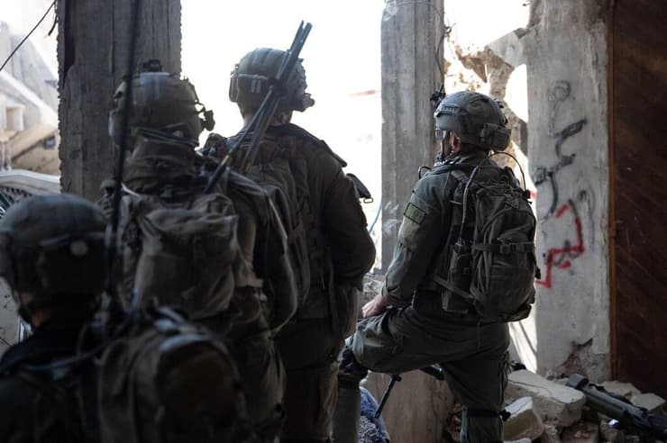 תיעוד: היתקלות של כוח מצוות הקרב של חטיבת הנח"ל עם מחבלים במרחב רפיח, לוחמי גדוד 46 זיהו מחבל חמוש בטיל RPG