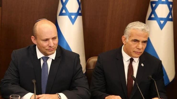 אביגדור ליברמן עם יאיר לפיד ונפתלי בנט