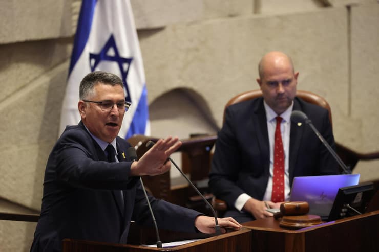 מליאת הכנסת לאחר מינויו של גדעון סער לתפקיד שר וצירוף סיעת הימין הממלכתי לממשלה