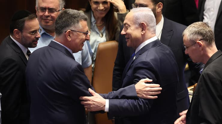 מליאת הכנסת לאחר מינויו של גדעון סער לתפקיד שר וצירוף סיעת הימין הממלכתי לממשלה