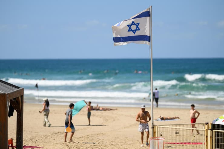 חוף הים בתל אביב (צילום: Leon Neal/Getty Images) חוף הים בתל אביב